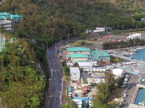 綺麗な道路と街並